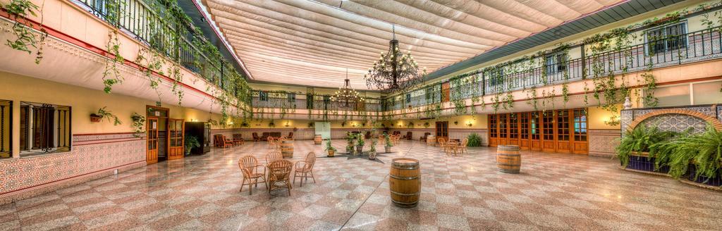 Hotel Sandra Alcalá de Guadaira Kültér fotó