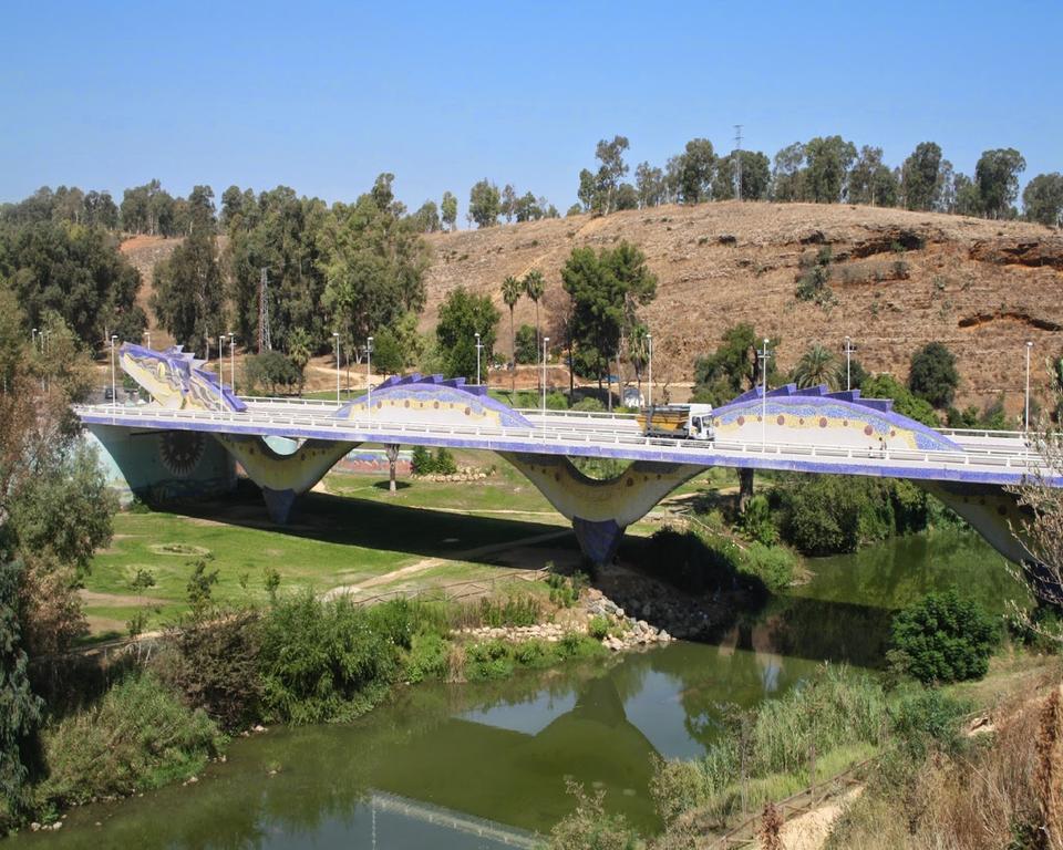 Hotel Sandra Alcalá de Guadaira Kültér fotó