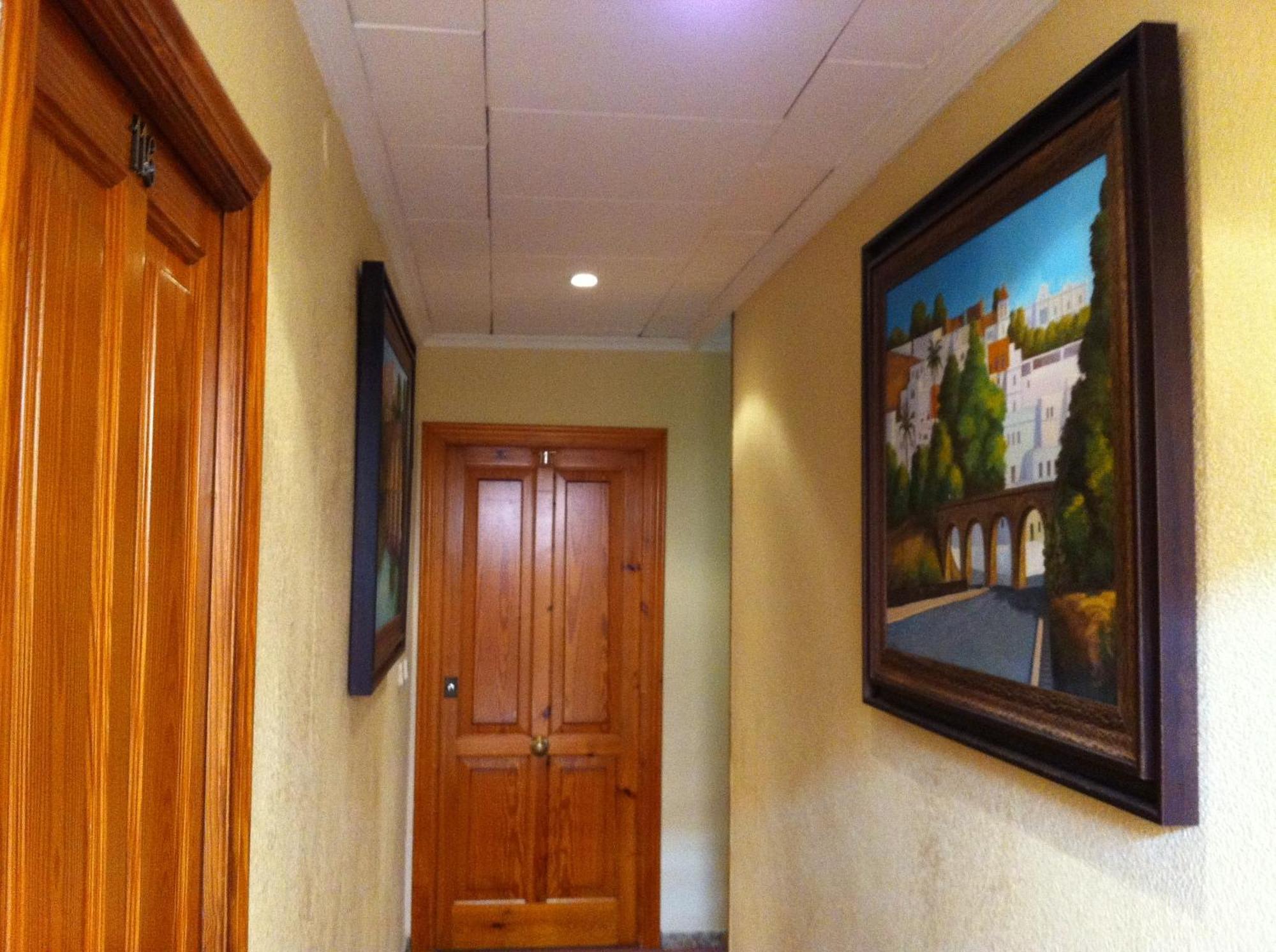 Hotel Sandra Alcalá de Guadaira Kültér fotó