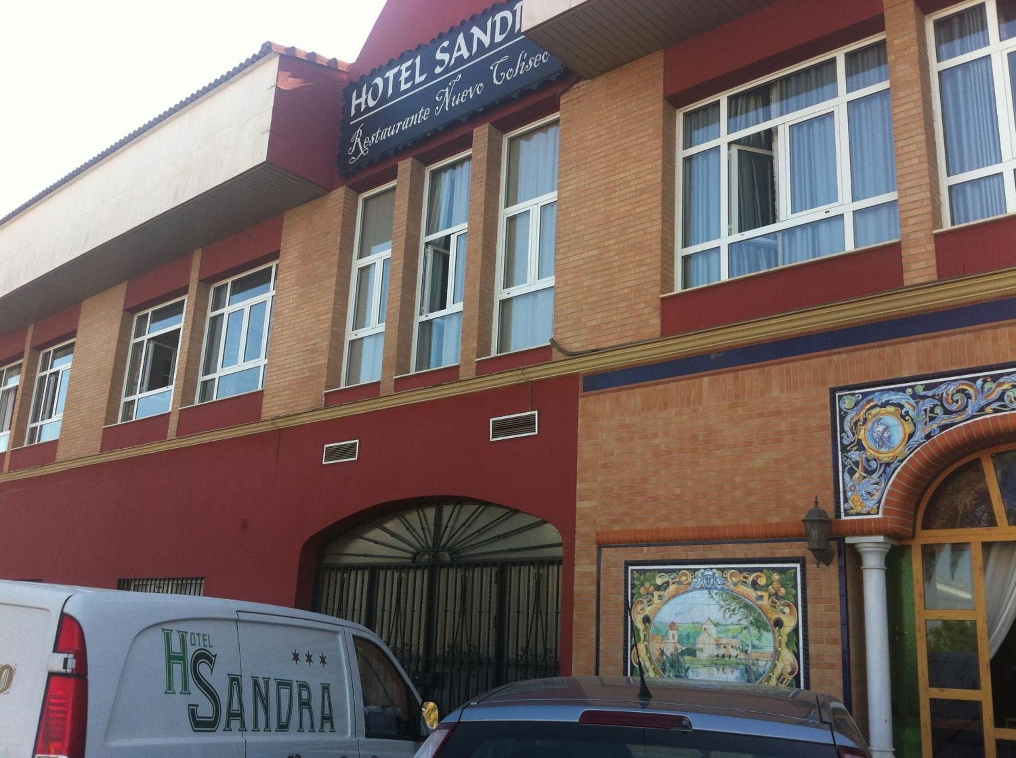 Hotel Sandra Alcalá de Guadaira Kültér fotó