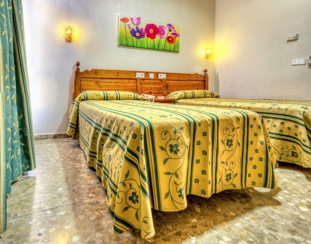 Hotel Sandra Alcalá de Guadaira Kültér fotó