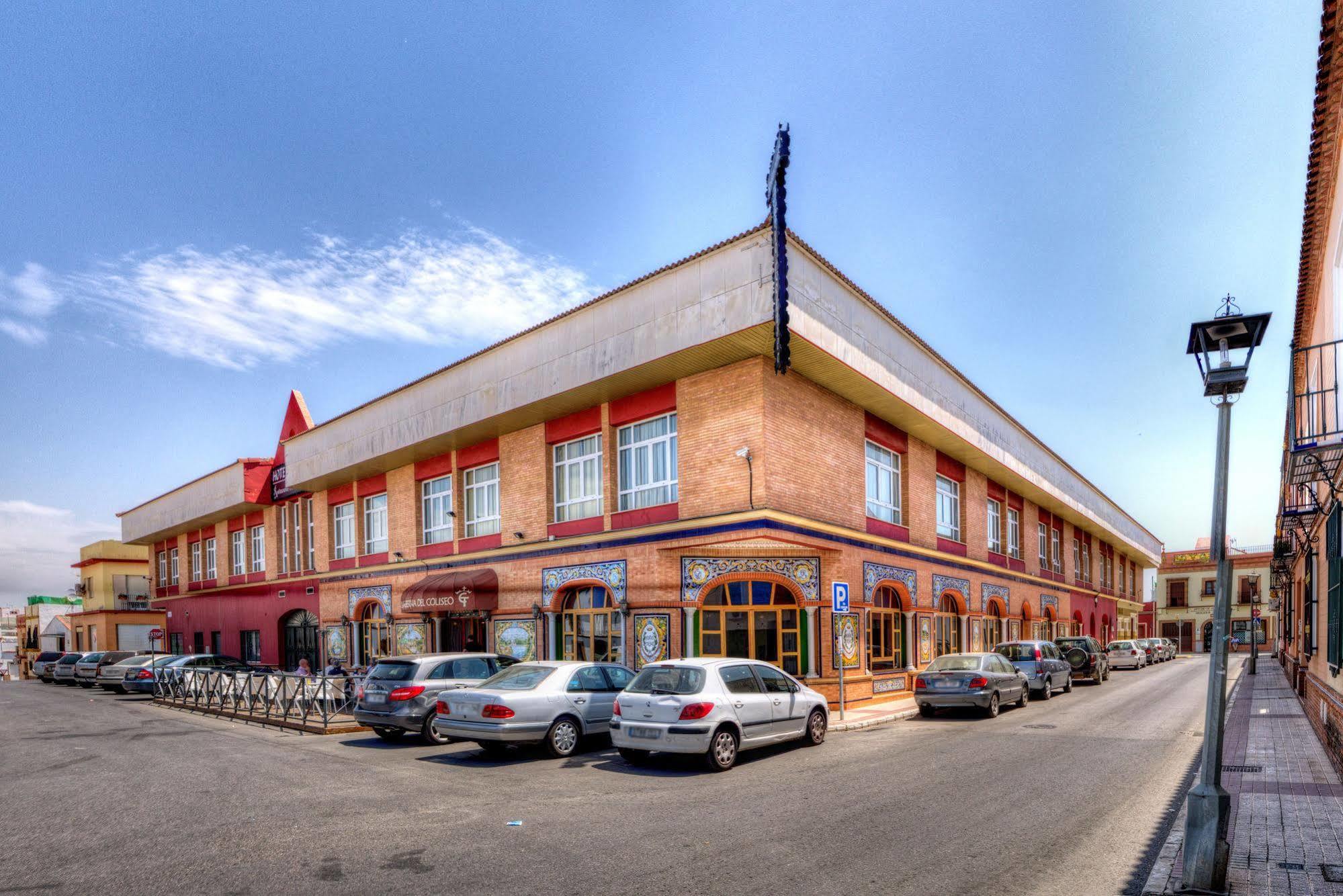 Hotel Sandra Alcalá de Guadaira Kültér fotó