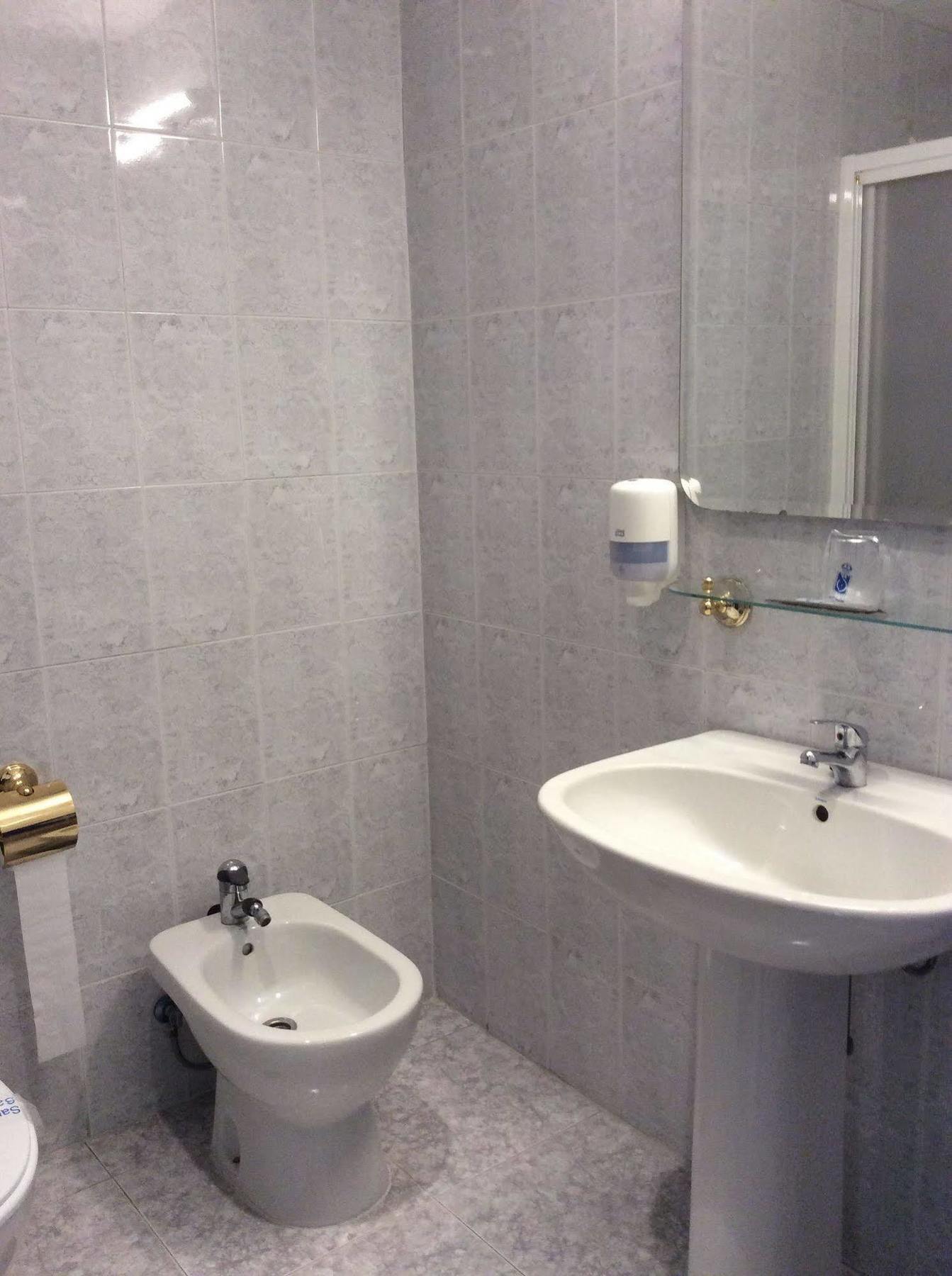 Hotel Sandra Alcalá de Guadaira Kültér fotó
